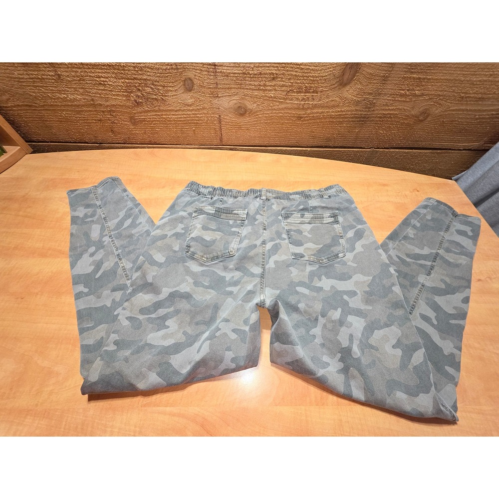 Maurices Womens Camo Print Jogger Pants Gray Green Stretch XL Reg 3517513 - Picture 2 of 8